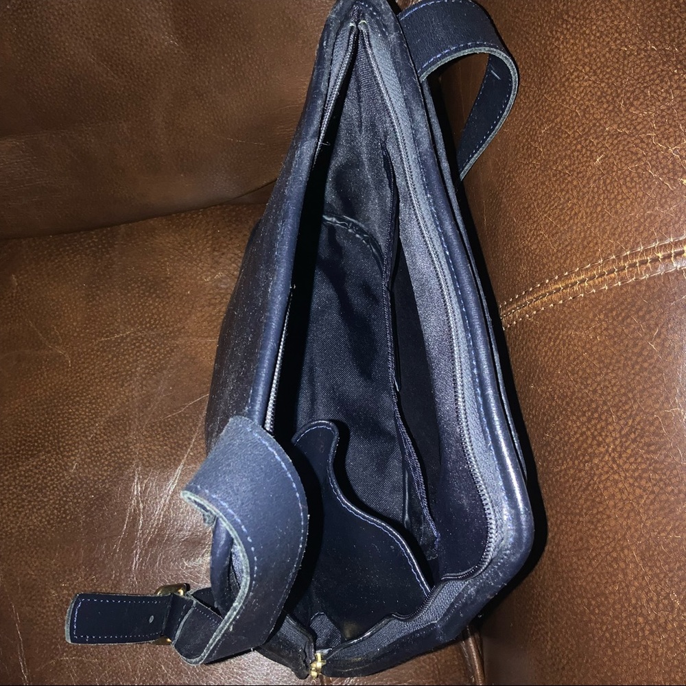 LONGCHAMP PARIS black leather bag.  10in by 12in. - Picture 4 of 6